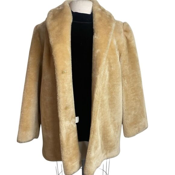Elegant Cream Faux Fur Coat - Picture 3 of 10